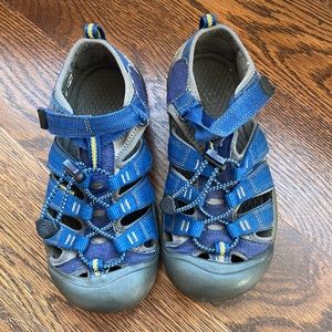 Navy Keens Youth size 3
